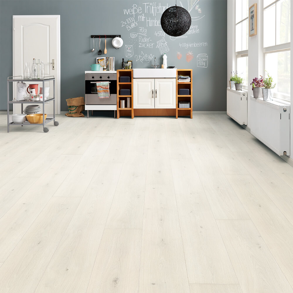 431HAR335A_1k74PGAmNCspzg Laminat Eiche Emilia weiß XL